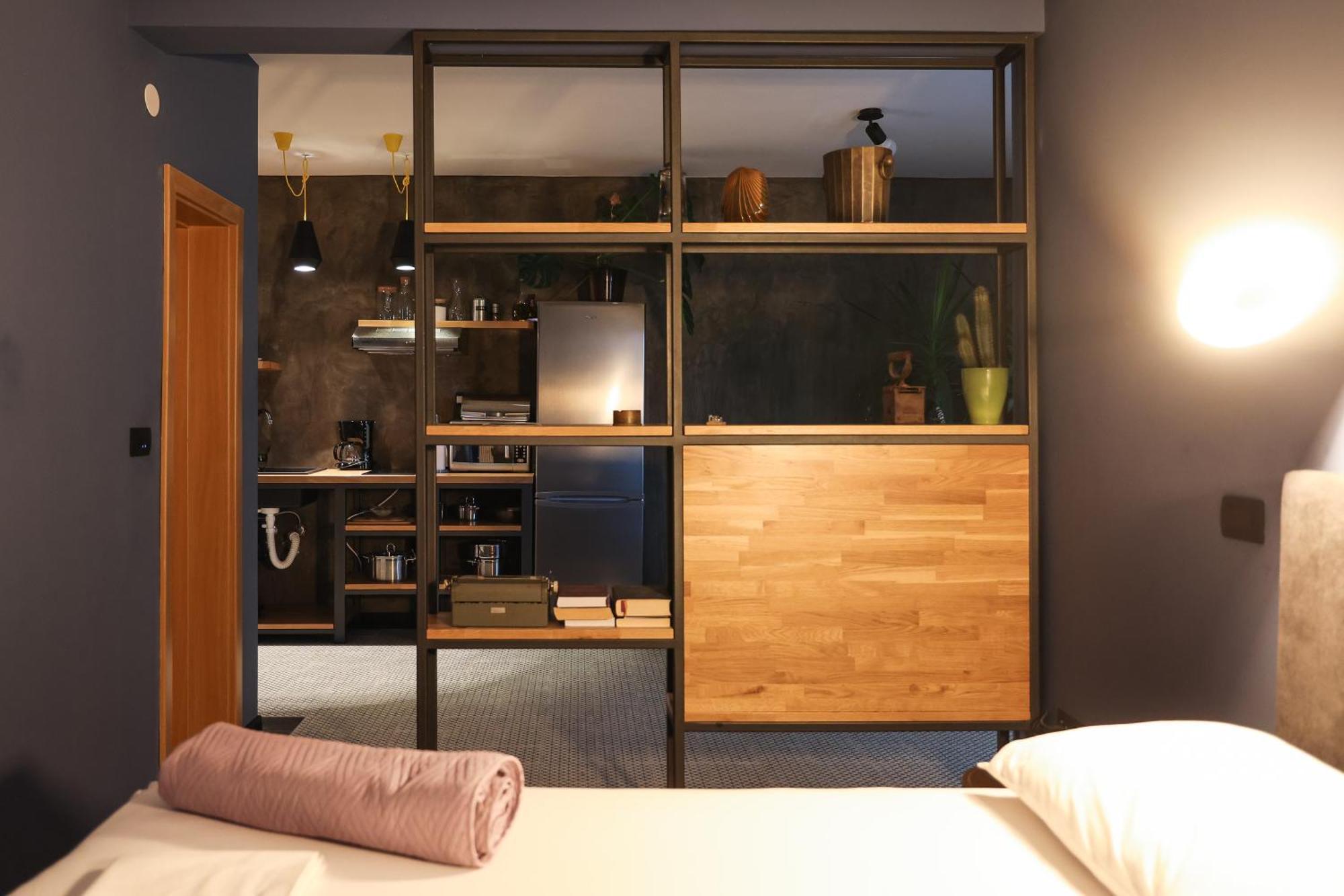 Seaview House Mali Rog Zara