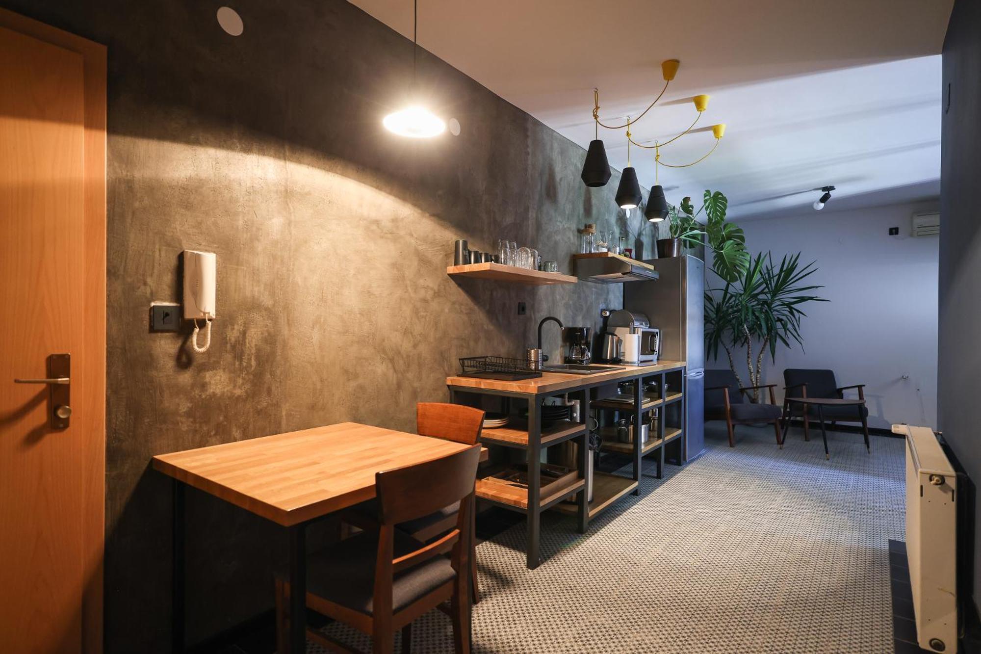 Seaview House Mali Rog *