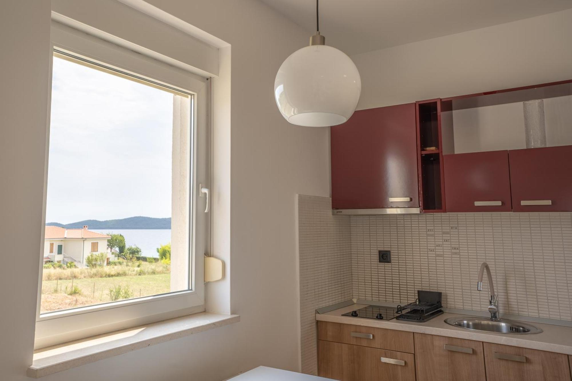 Seaview House Mali Rog