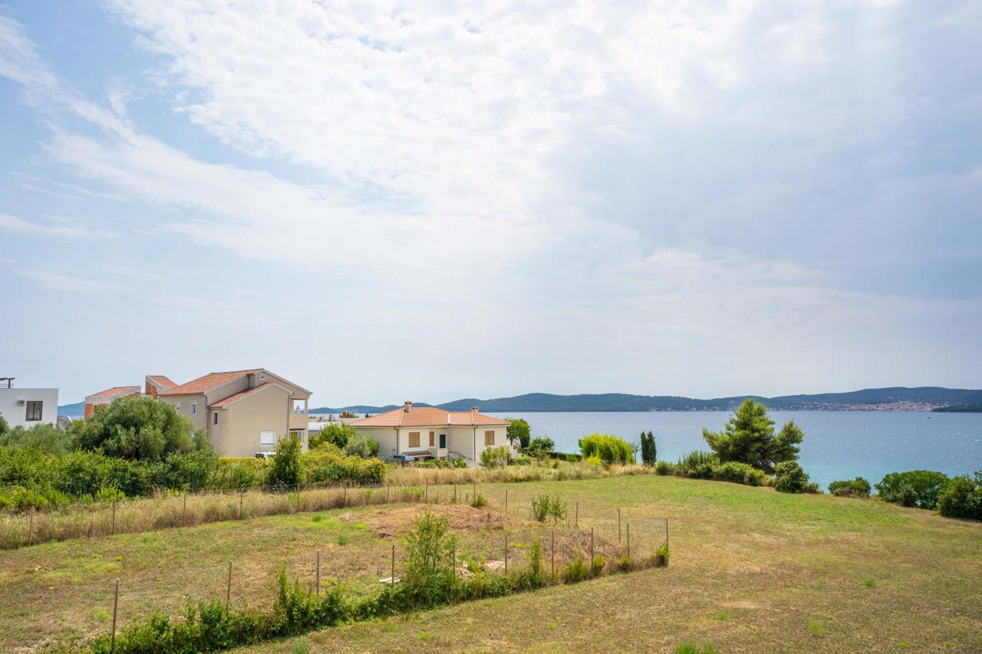 Seaview House Mali Rog *