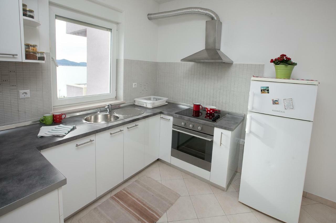 Seaview House Mali Rog