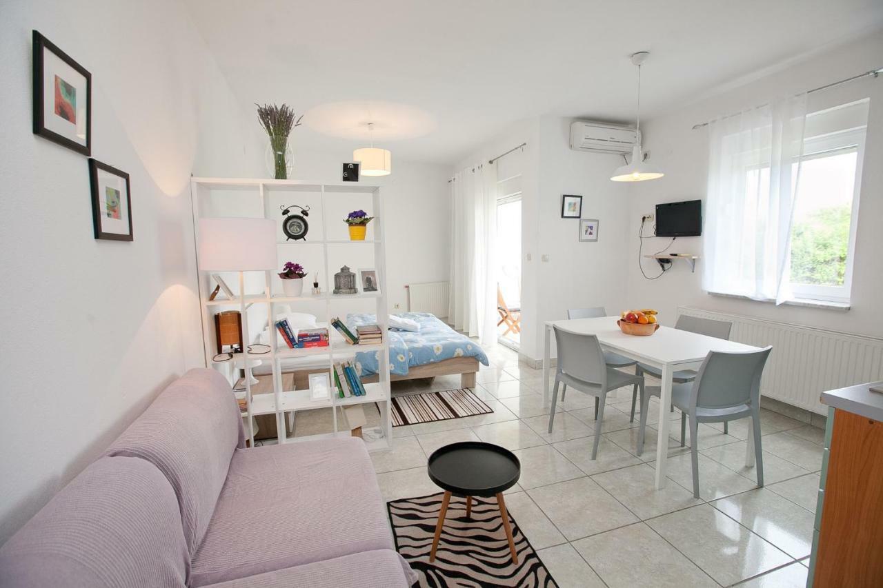 Seaview House Mali Rog Apartment *
