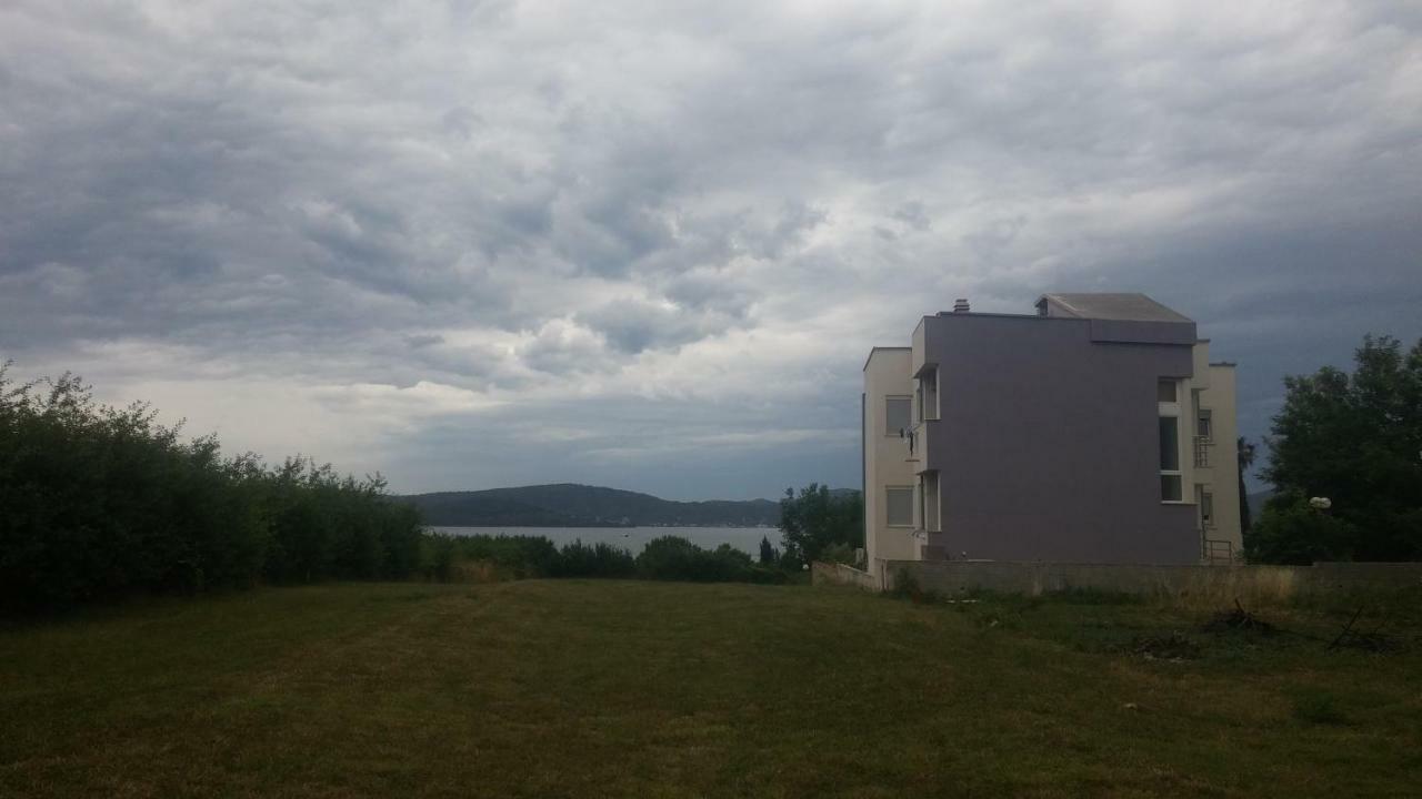 Apartment Seaview House Mali Rog *